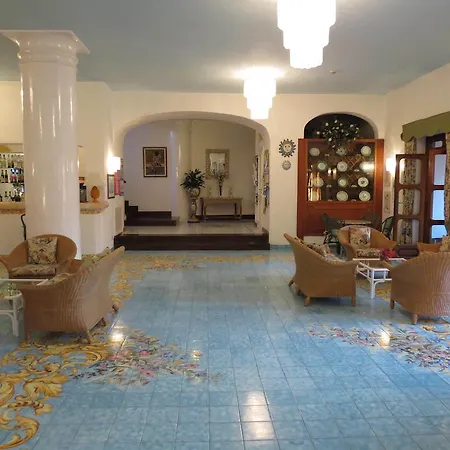Santa Maria Hotel 3*